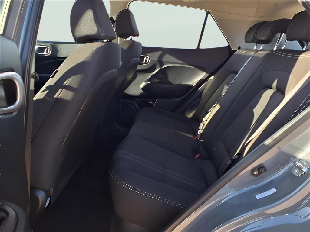 Used 2023 Hyundai Venue SEL image 14