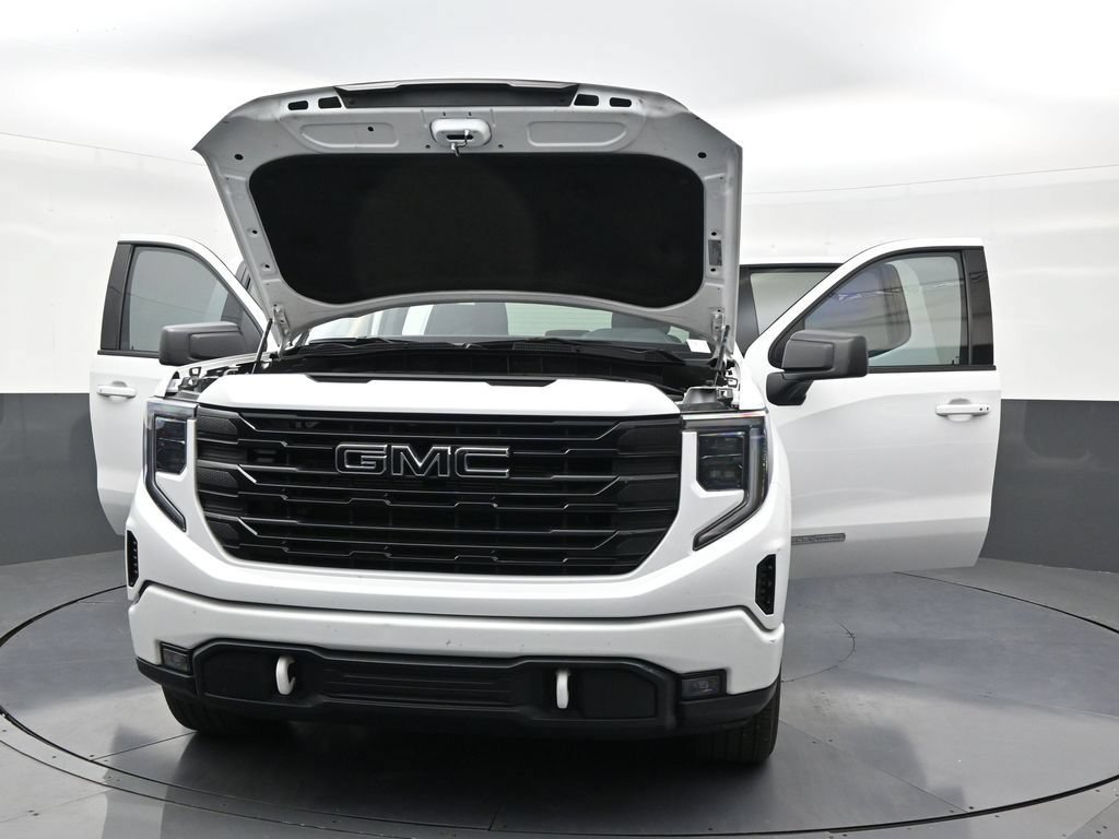 Used 2024 GMC Sierra 1500 Elevation w/ LPO, Elevation Black Package AWD/4WD image 33