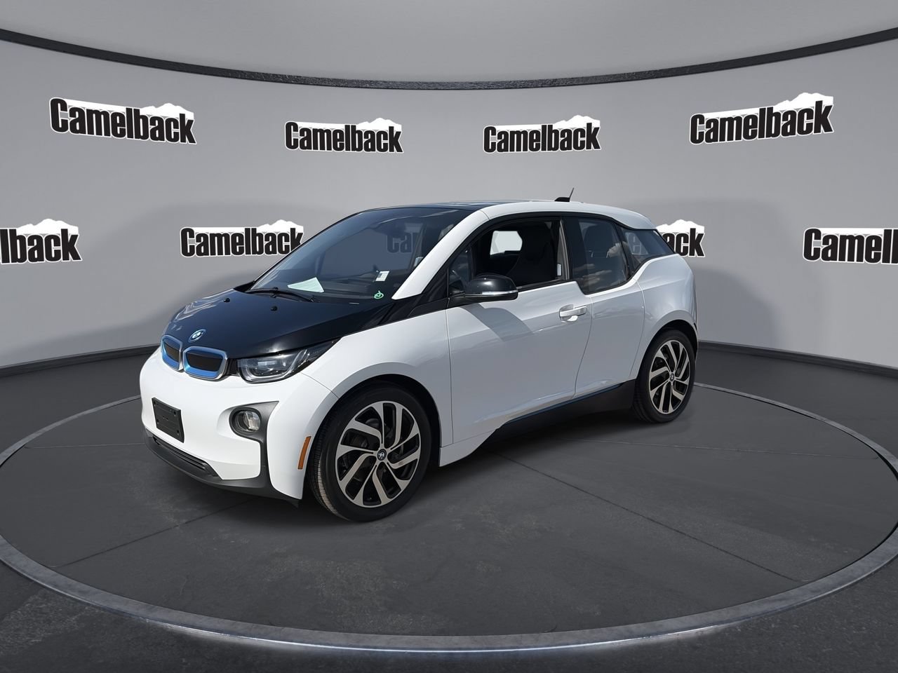 Used 2017 BMW i3 w/ Range Extender RWD image 3