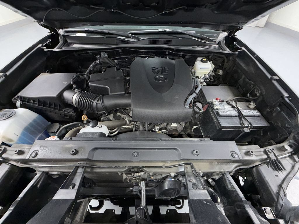 Certified 2023 Toyota Tacoma TRD Off-Road AWD/4WD image 13