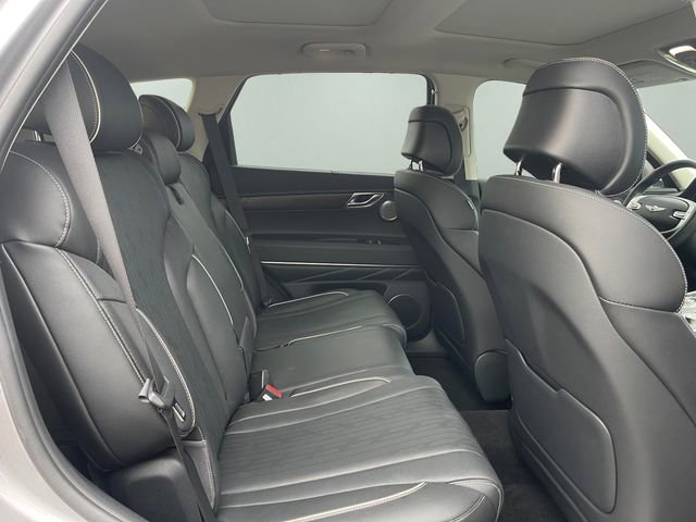 Used 2024 Genesis GV80 2.5T w/ Advanced Package image 18