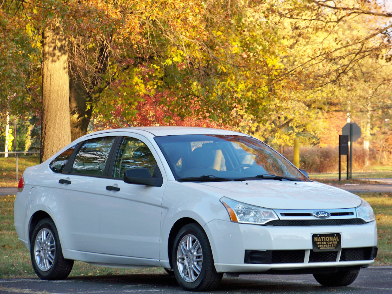 Used 2010 Ford Focus SE image 4