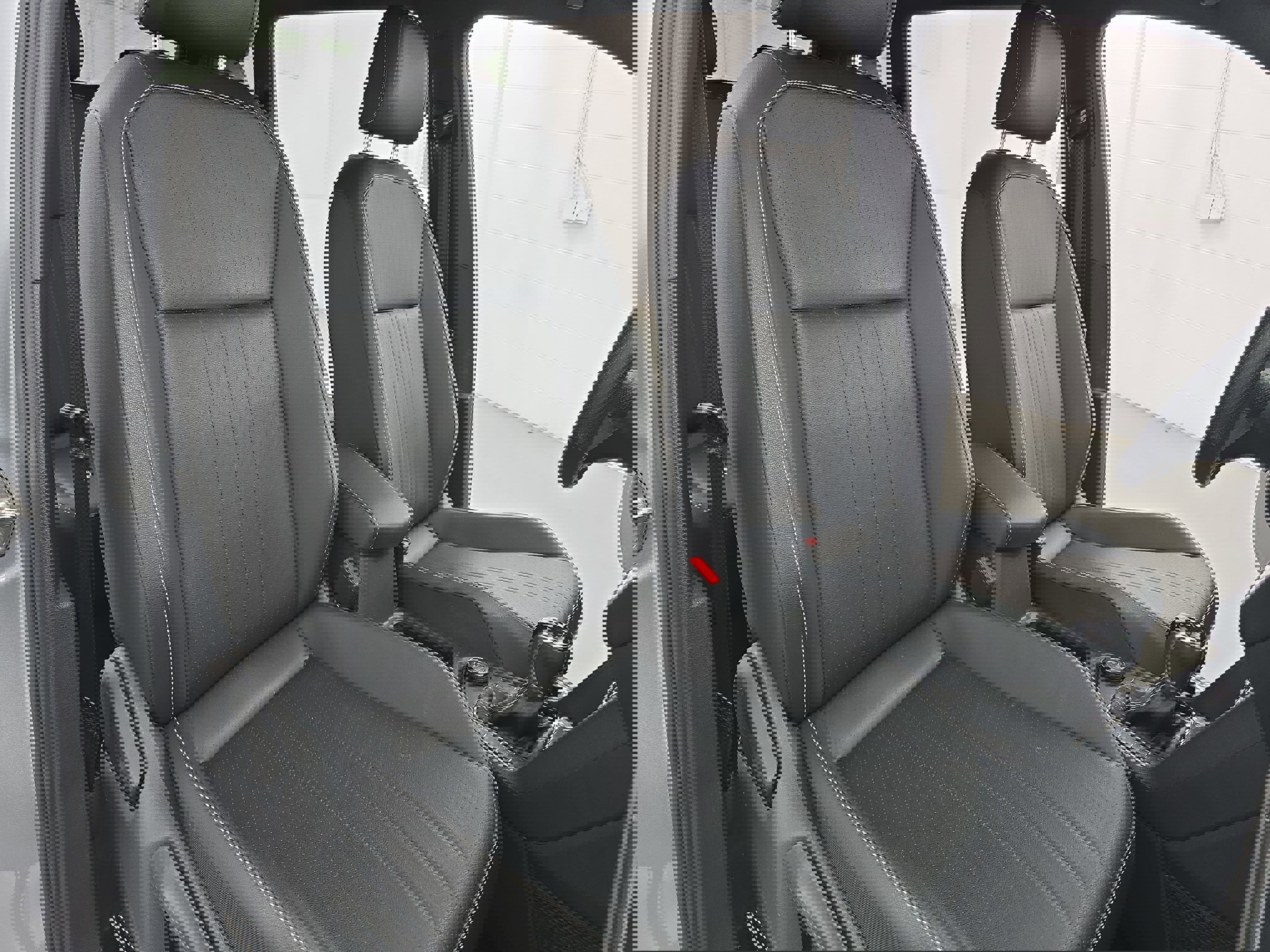 Certified 2023 Volkswagen Tiguan SE R-Line image 10