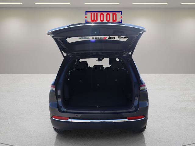 Used 2024 Jeep Grand Cherokee Limited AWD/4WD image 21