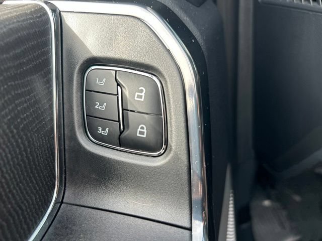 Used 2025 Ford F350 Platinum w/ FX4 Off-Road Package AWD/4WD image 37