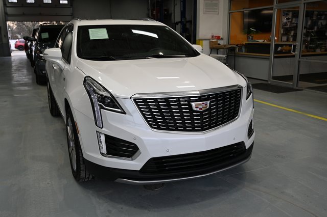 Used 2025 Cadillac XT5 Premium Luxury image 4