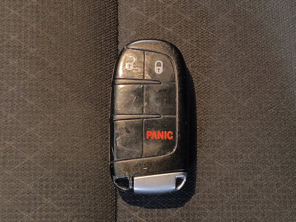 Used 2019 Jeep Grand Cherokee Laredo RWD image 32