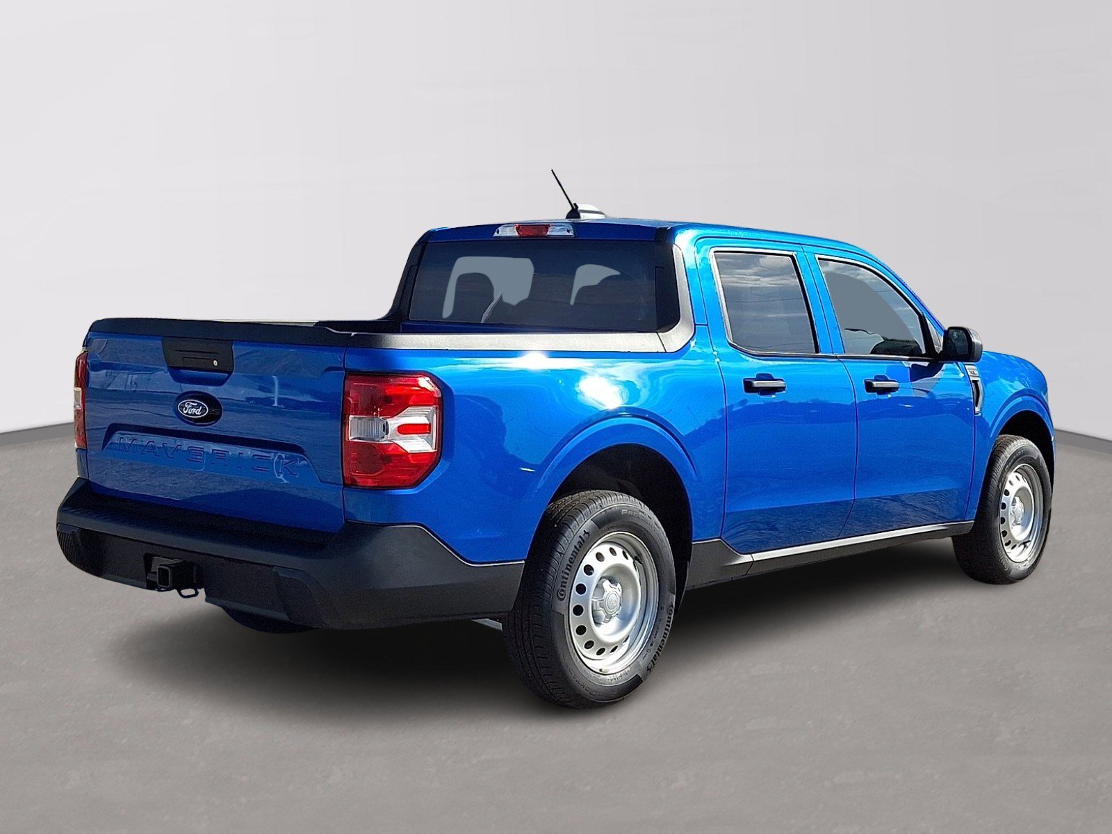 Certified 2025 Ford Maverick XL w/ Equipment Group 102A AWD/4WD image 6