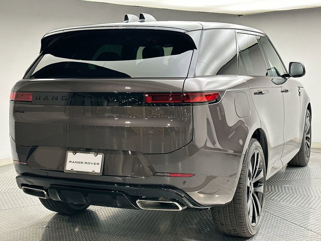 New 2026 Land Rover Range Rover Sport Dynamic SE AWD/4WD image 11