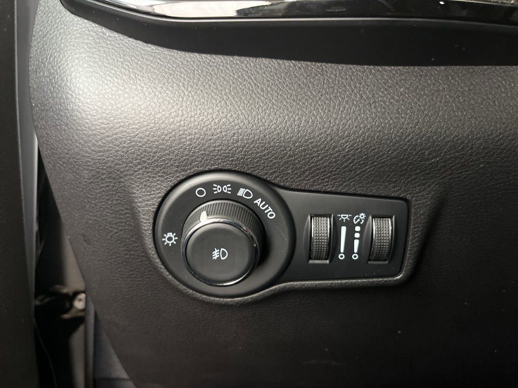 Used 2023 Jeep Compass Trailhawk w/ Trailhawk Convenience Group image 13