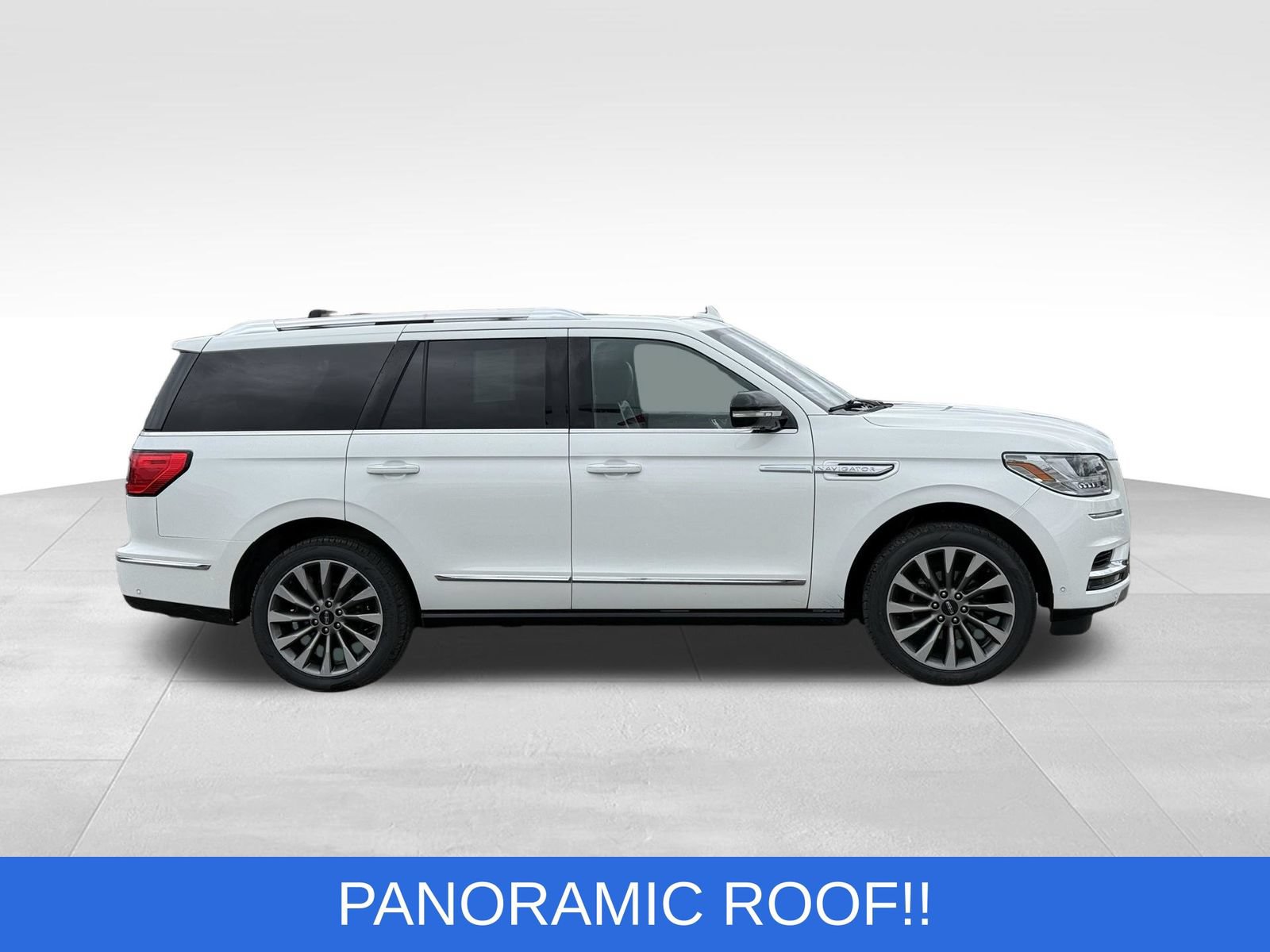 Used 2020 Lincoln Navigator Reserve w/ Luxury Package AWD/4WD image 14