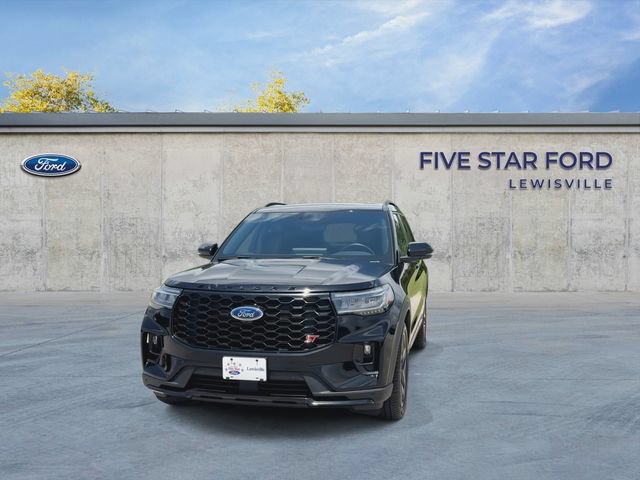 Used 2025 Ford Explorer ST AWD/4WD image 3