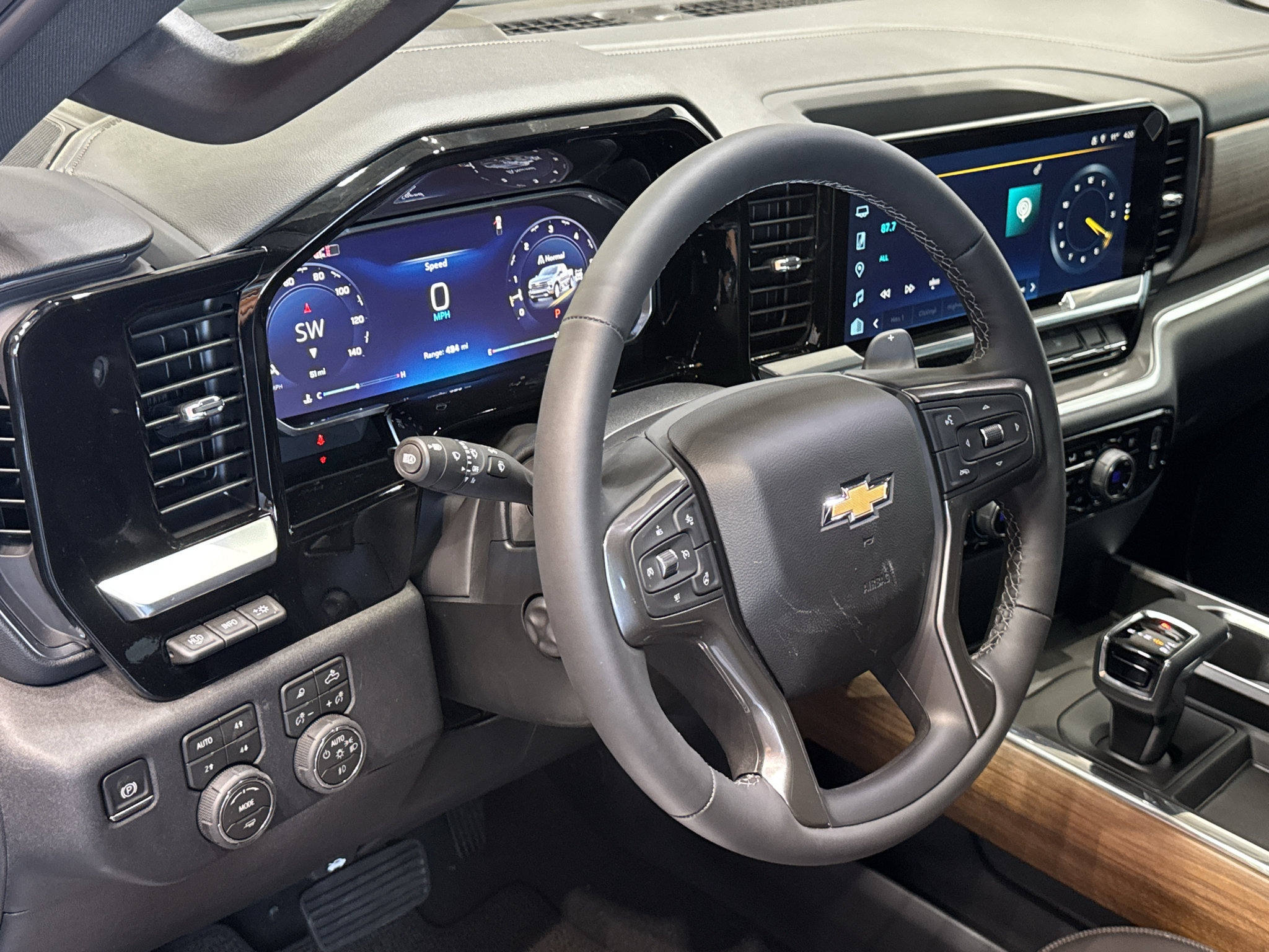 New 2026 Chevrolet Silverado 1500 High Country w/ Technology Package AWD/4WD image 19