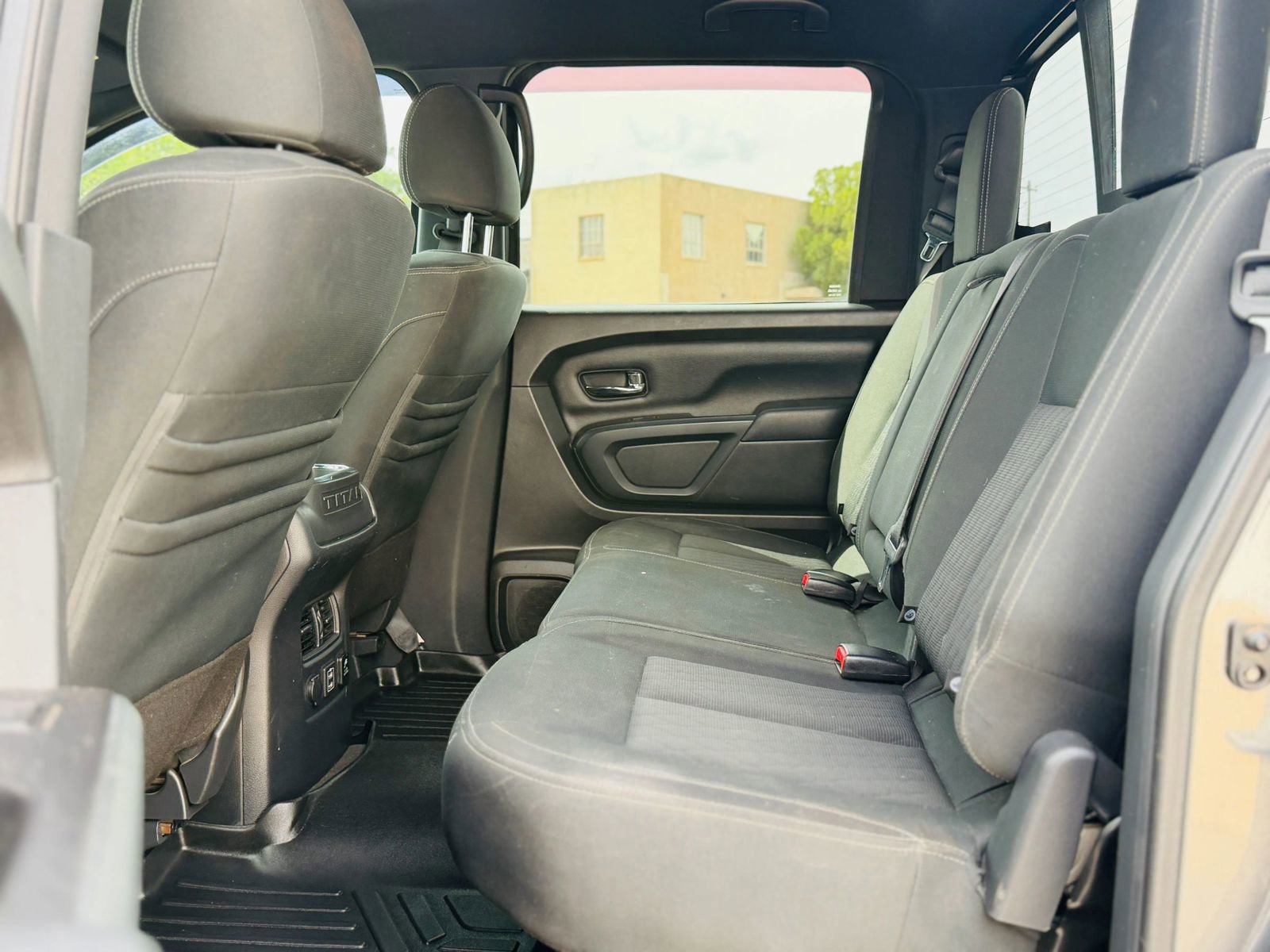 Used 2019 Nissan Titan SV w/ SV Convenience Package AWD/4WD image 22