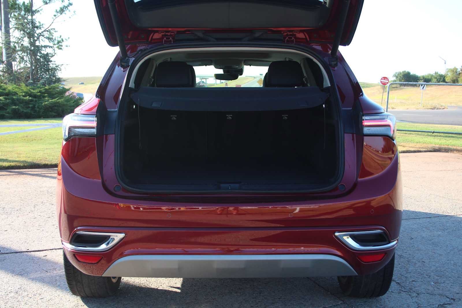 Used 2023 Buick Envision Avenir AWD/4WD image 10