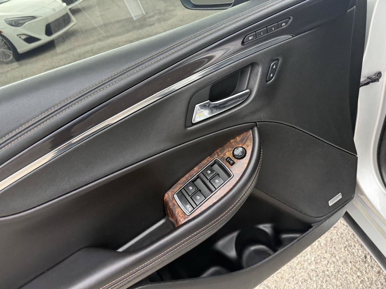 Used 2015 Chevrolet Impala LTZ FWD image 13