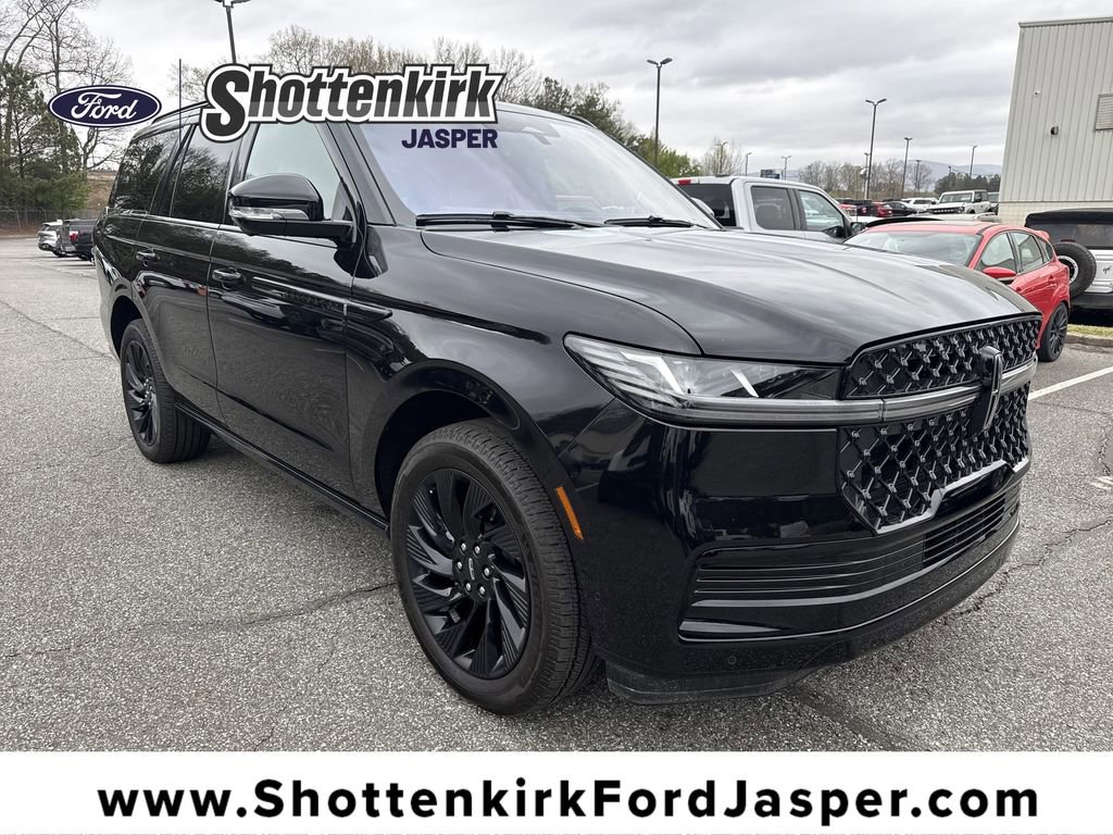 Used 2025 Lincoln Navigator Reserve w/ Jet Appearance Package