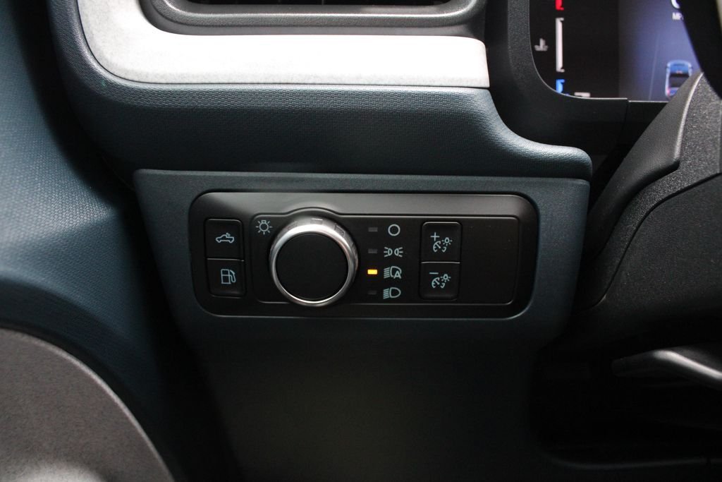 New 2026 Ford Maverick XLT w/ XLT Luxury Package FWD image 9
