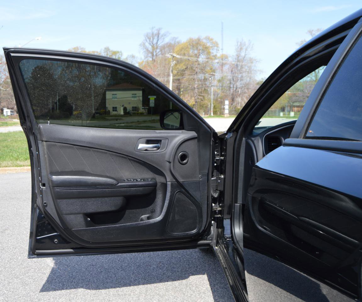 Used 2019 Dodge Charger SXT w/ Blacktop Package RWD image 12
