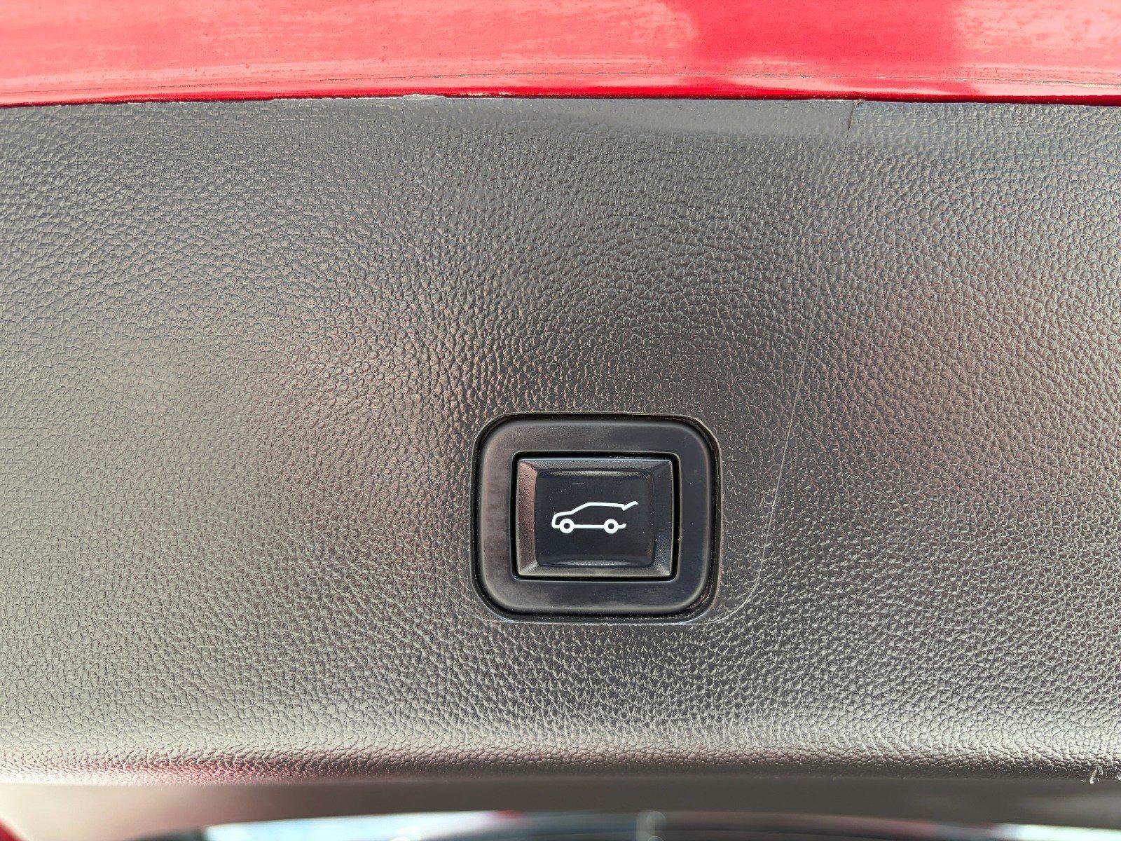 Used 2022 Chevrolet Traverse Premier w/ LPO, Floor Liner Package AWD/4WD image 26