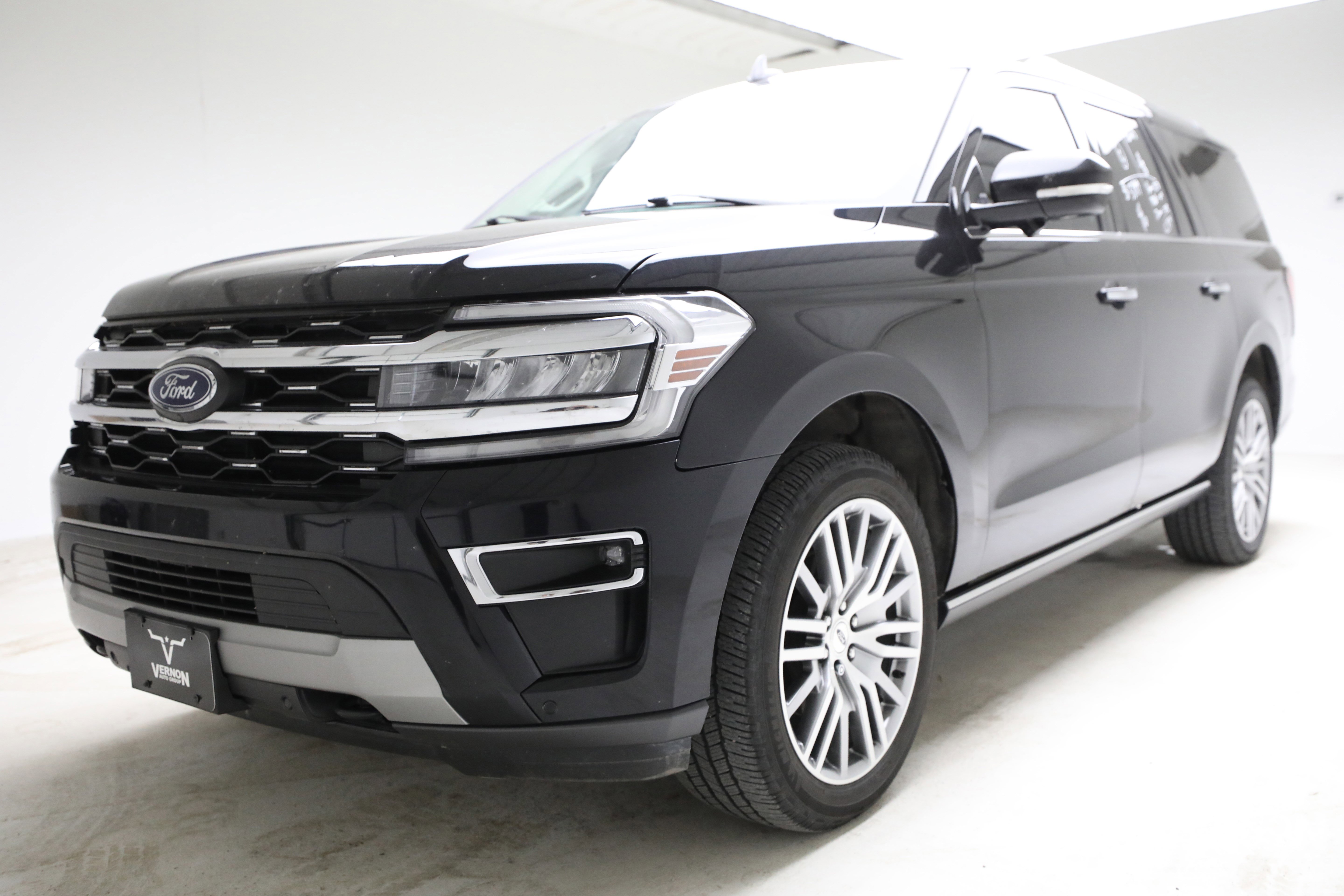 Used 2023 Ford Expedition Max Limited AWD/4WD image 1