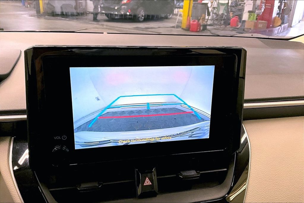 Used 2025 Toyota Corolla LE FWD image 20