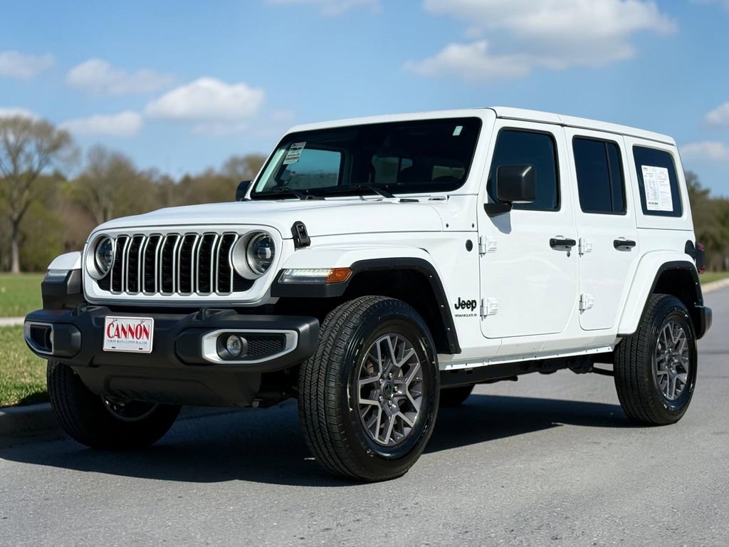 Used 2025 Jeep Wrangler Unlimited Sahara AWD/4WD image 3