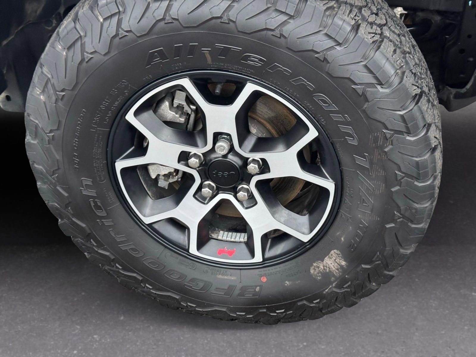 Used 2023 Jeep Wrangler Unlimited Rubicon AWD/4WD image 7