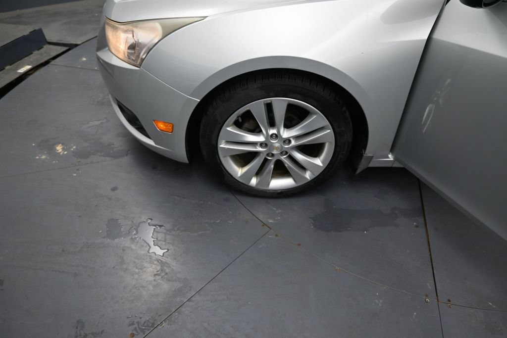 Used 2013 Chevrolet Cruze LTZ FWD image 13