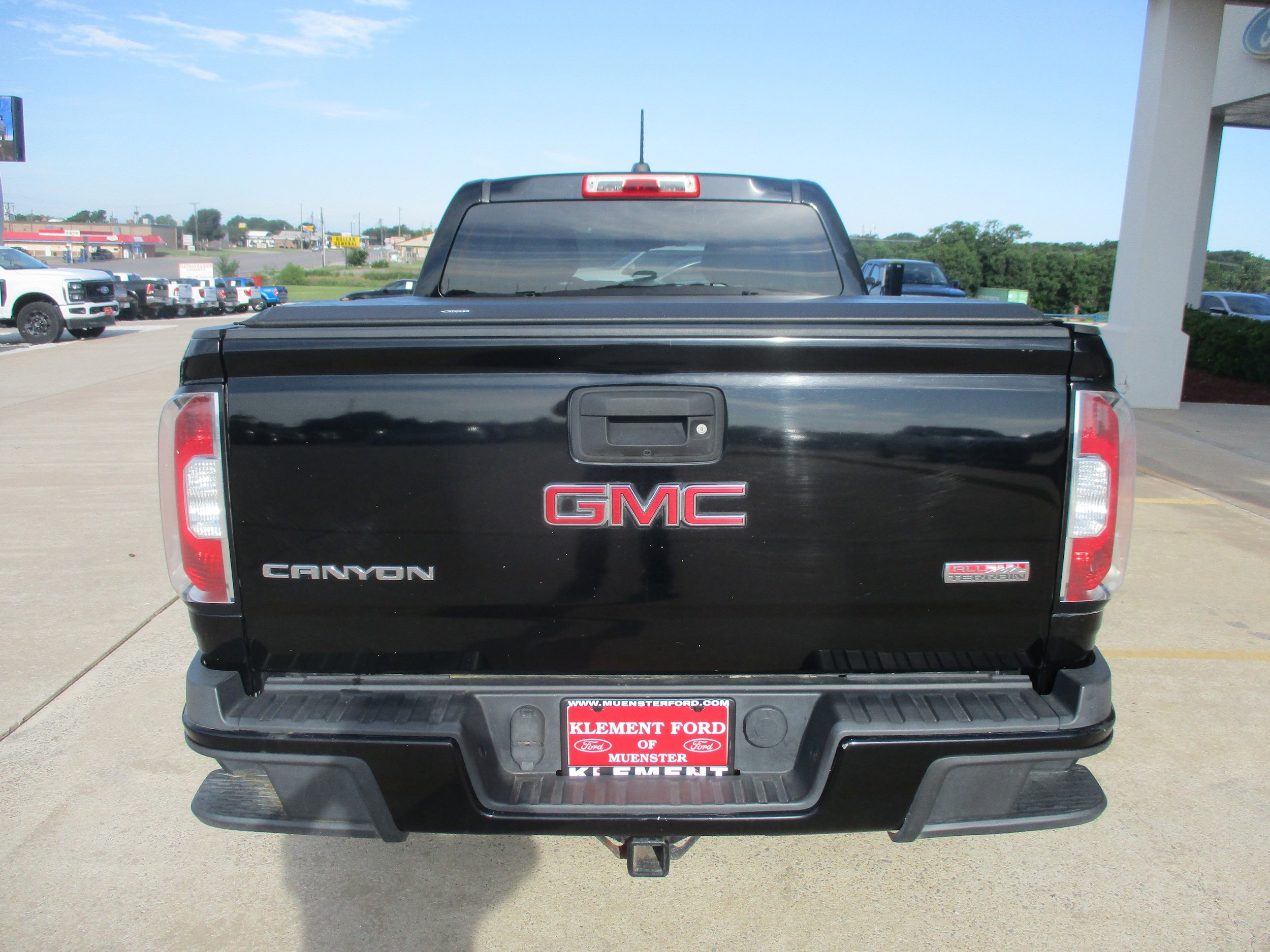 Used 2015 GMC Canyon SLE AWD/4WD image 8