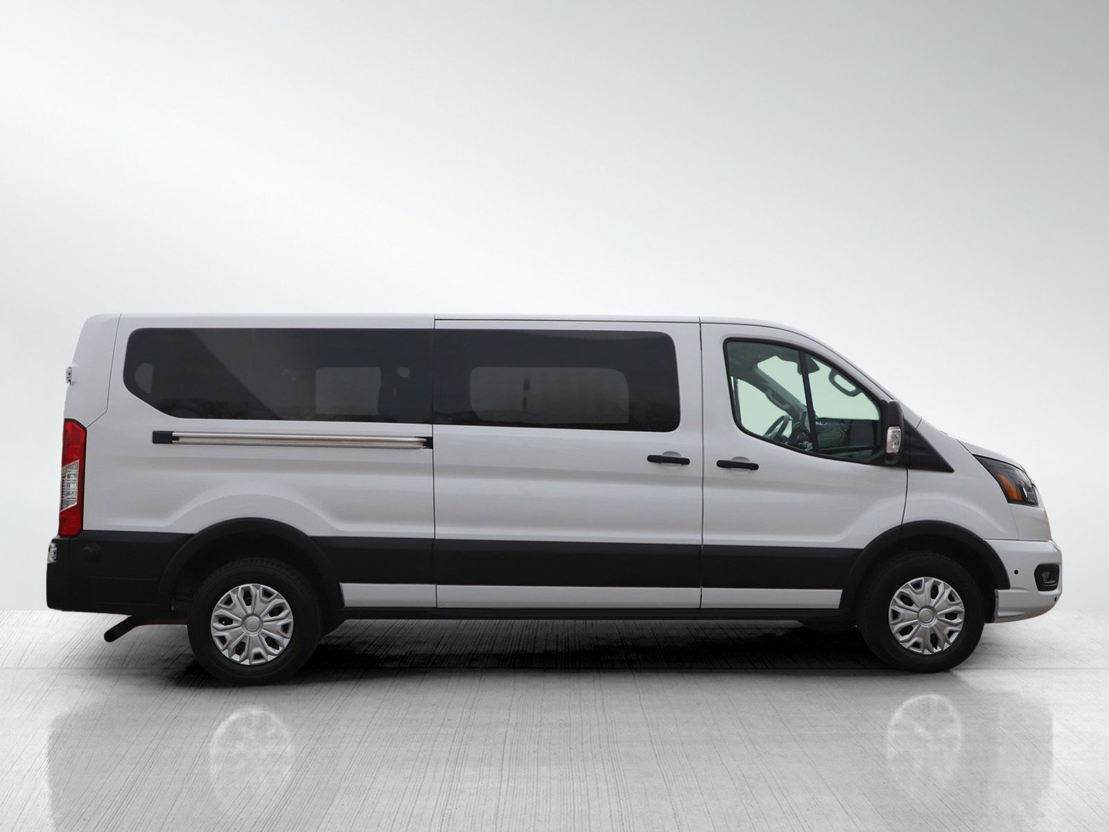 Used 2024 Ford Transit 350 XLT image 6