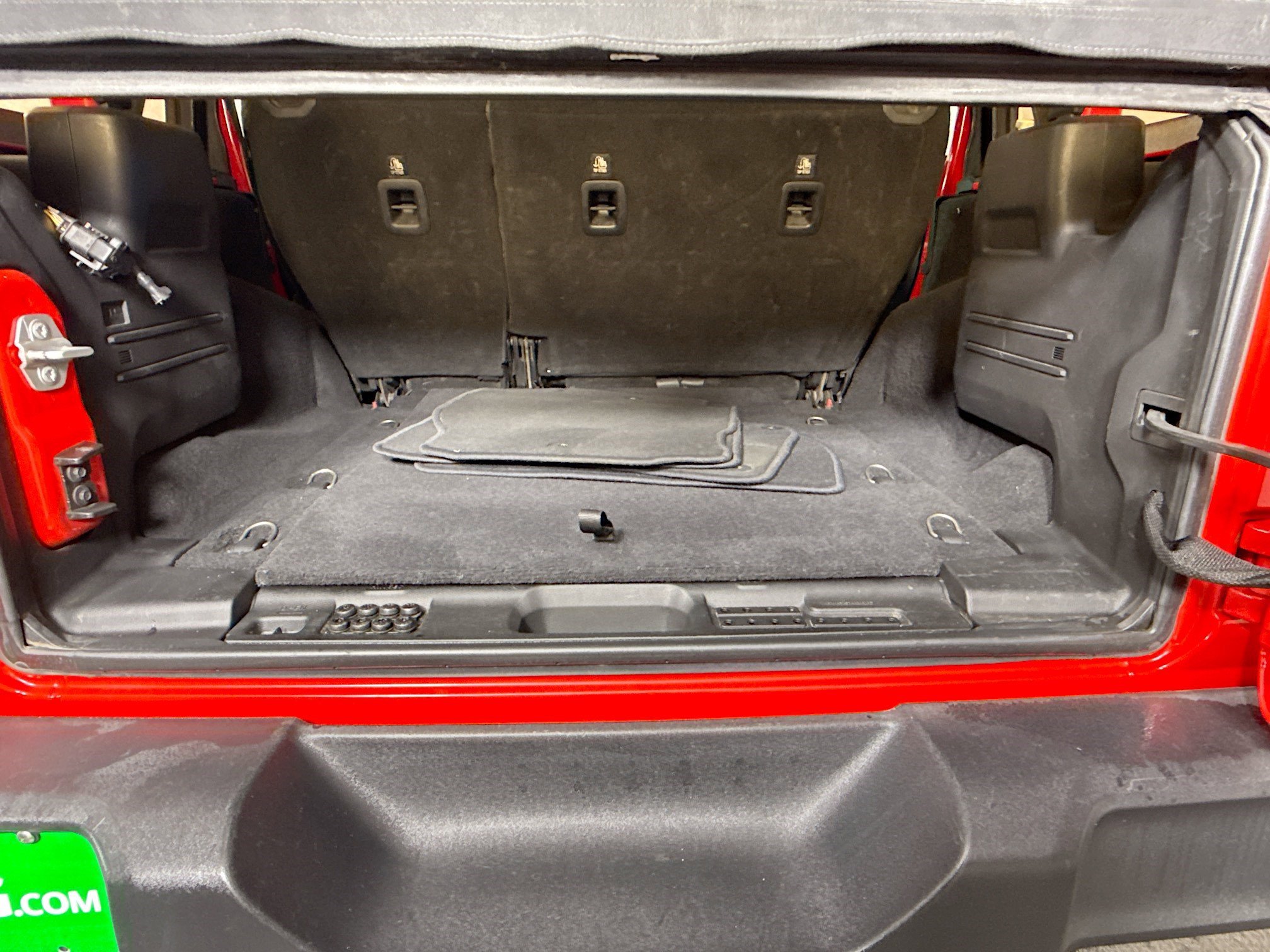 Used 2018 Jeep Wrangler Unlimited Sport S image 34