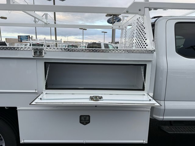 New 2025 Ford F550 4x4 SuperCab Super Duty image 7