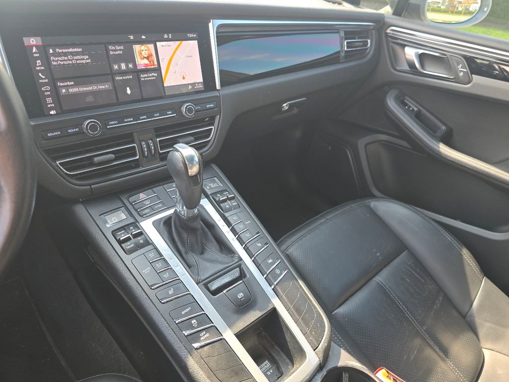 Used 2021 Porsche Macan AWD/4WD image 28