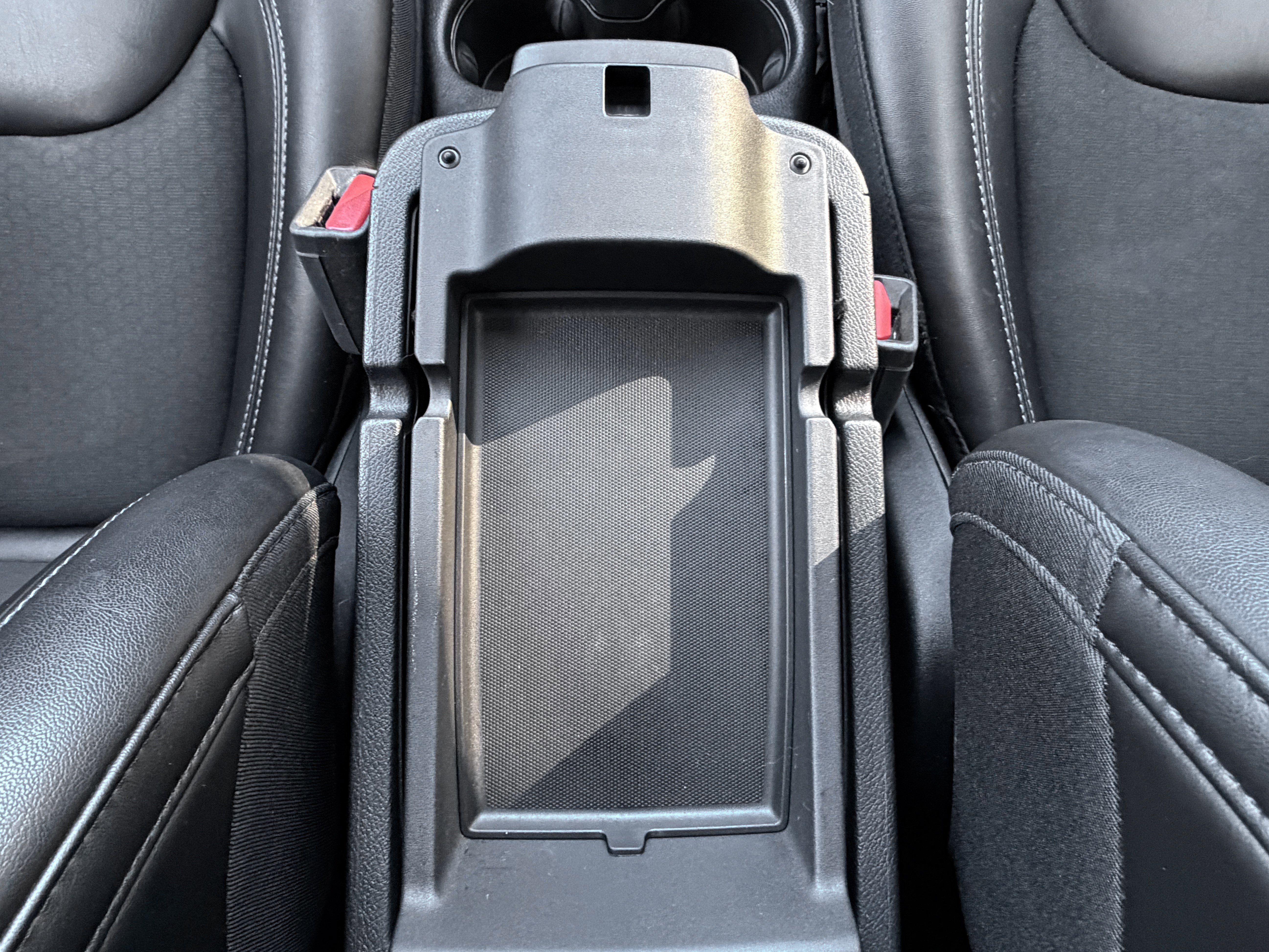 Used 2019 Jeep Cherokee Latitude Plus image 24