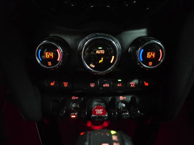 Used 2019 MINI Cooper 4-Door Hardtop image 26