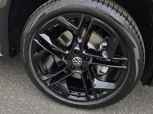 New 2026 Volkswagen Tiguan SE R-Line image 5