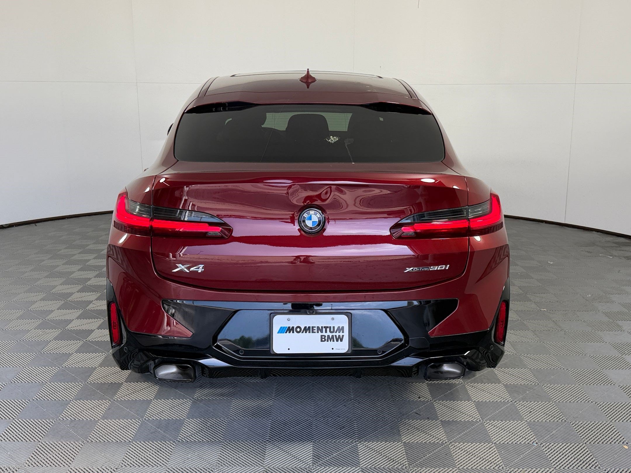 Used 2024 BMW X4 xDrive30i w/ Premium Package AWD/4WD image 9
