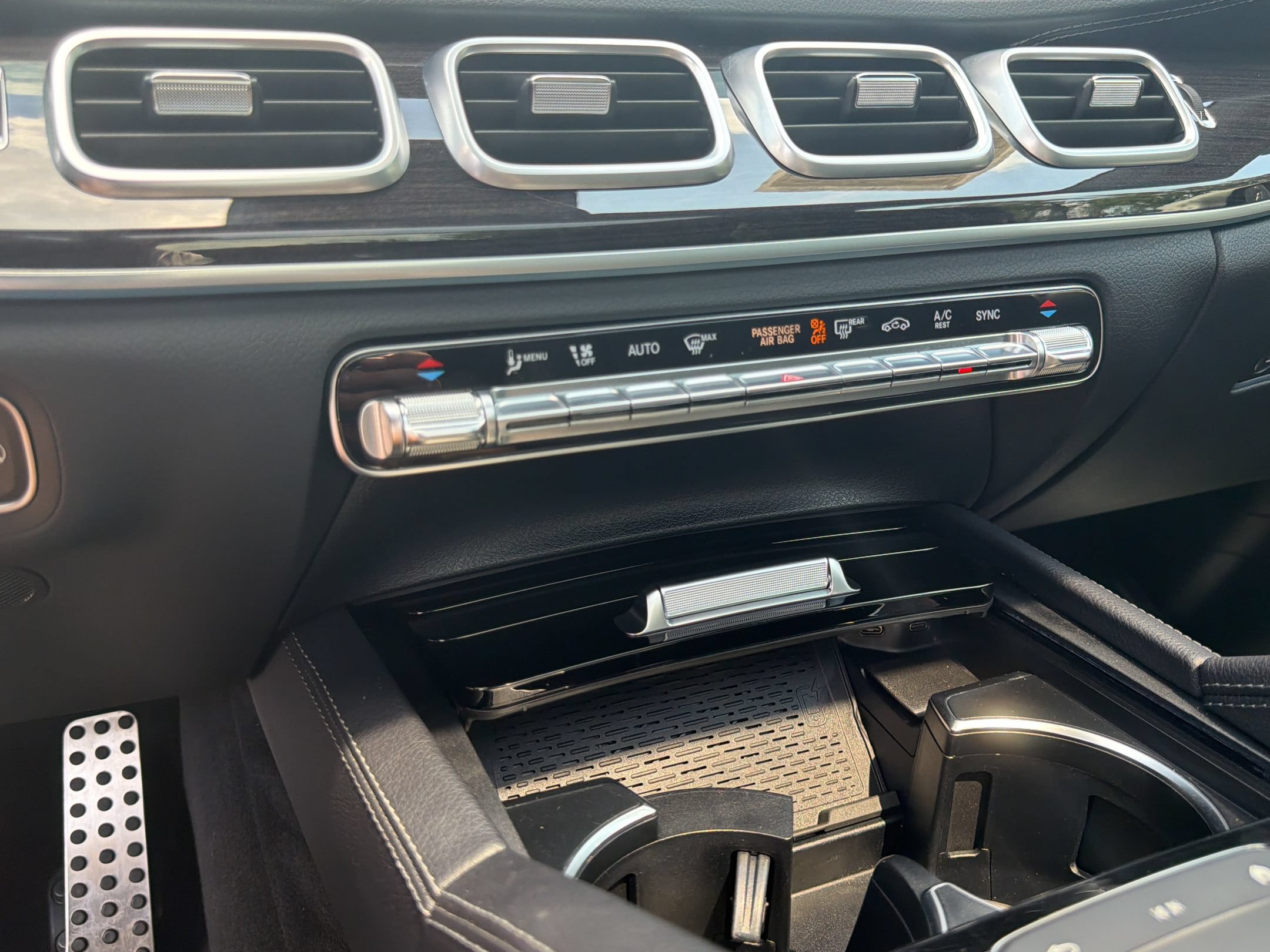 Used 2023 Mercedes-Benz GLS 450 4MATIC image 18