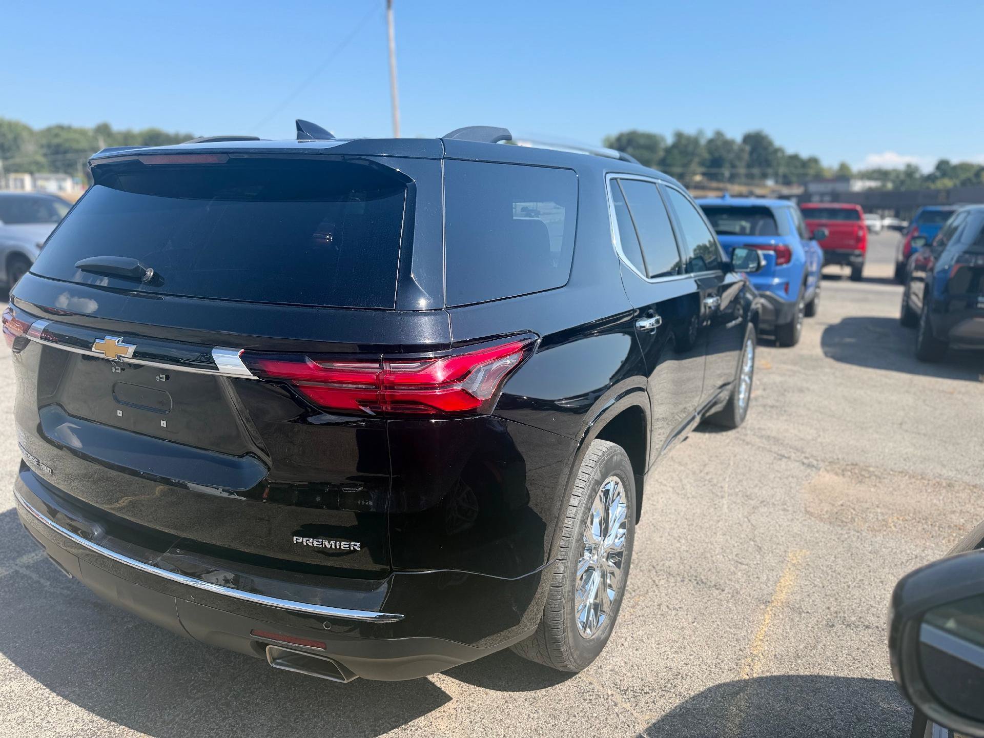 Used 2023 Chevrolet Traverse Premier w/ LPO, Floor Liner Package AWD/4WD image 3