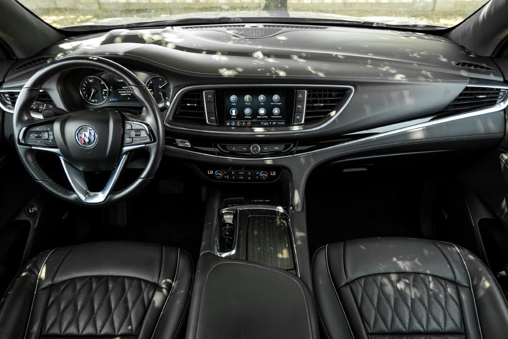 Used 2024 Buick Enclave Avenir w/ Avenir Technology Package FWD image 5