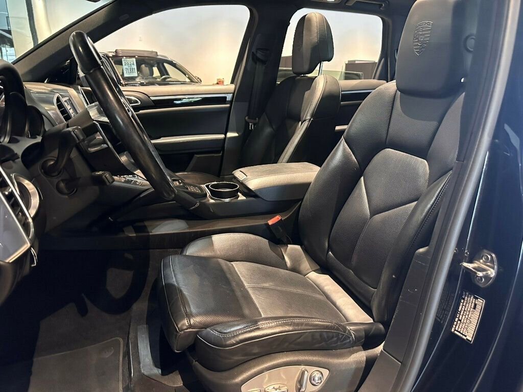 Used 2018 Porsche Cayenne AWD/4WD image 13