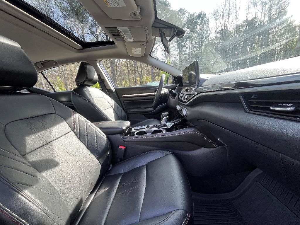 Used 2024 Nissan Altima 2.5 SR w/ SR Premium Package FWD image 39