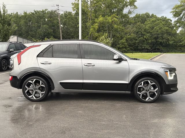 Used 2024 Kia Niro EX Touring FWD image 2