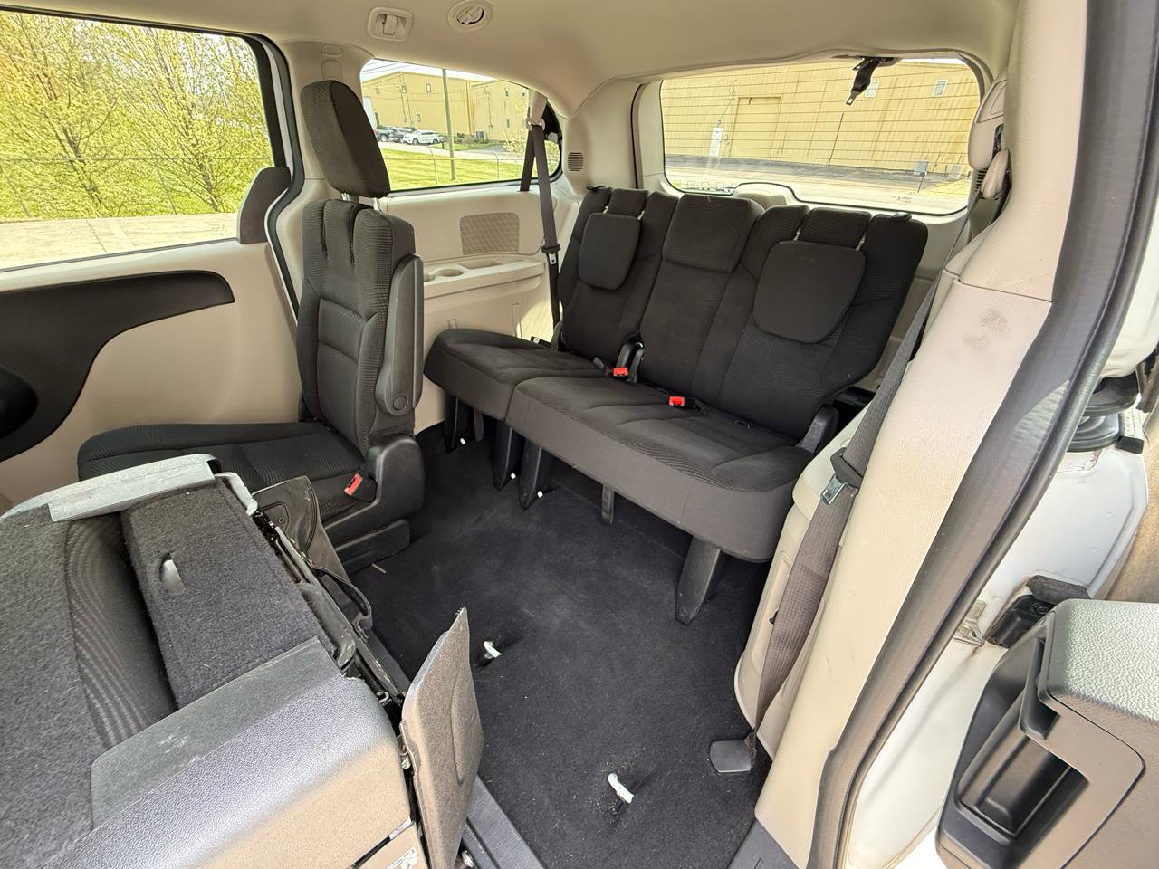 Used 2020 Dodge Grand Caravan SE w/ Rear Park Assist Package image 21