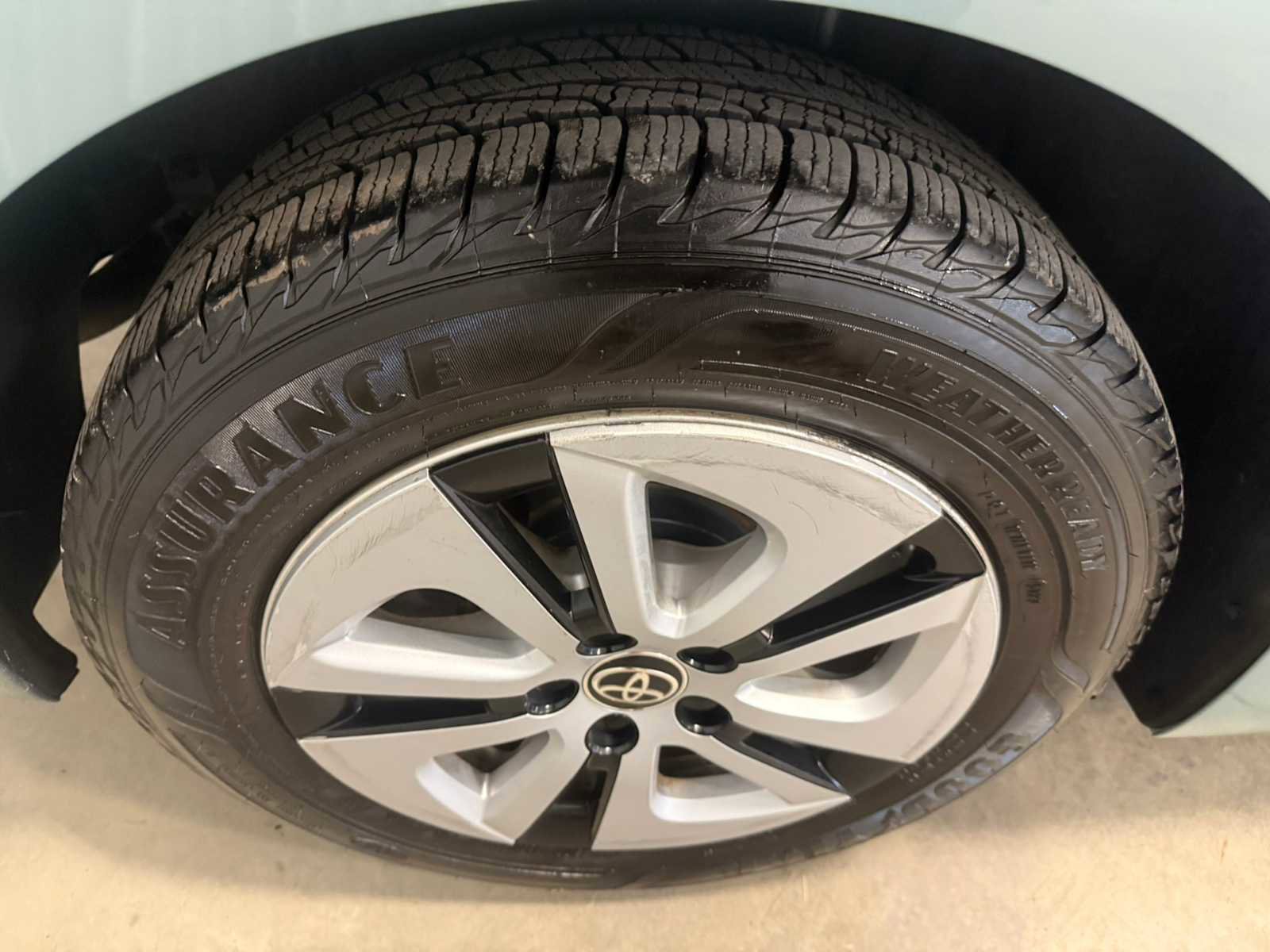 Used 2017 Toyota Prius Three w/ Advanced Technology Package FWD image 12