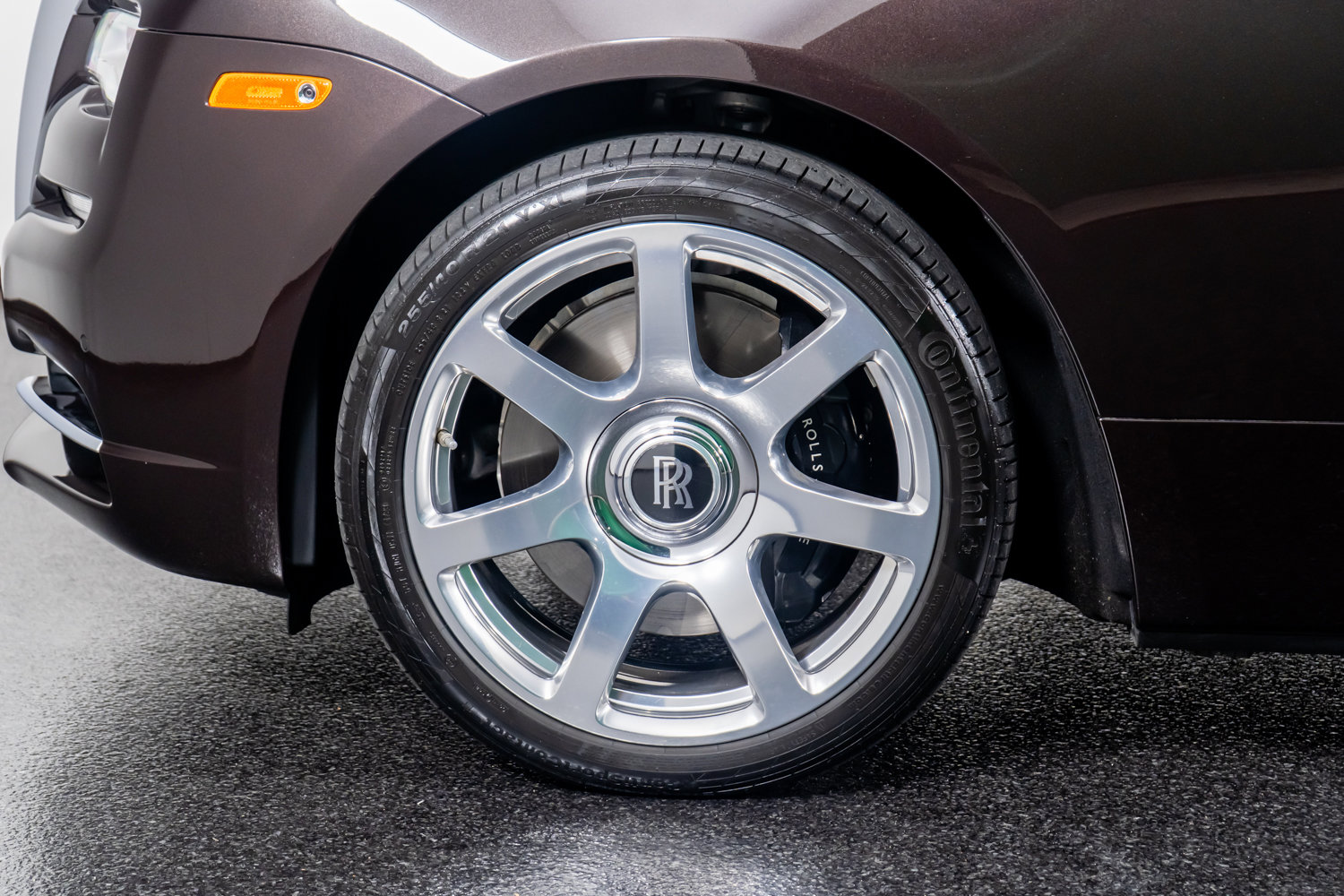 Used 2017 Rolls-Royce Dawn image 20