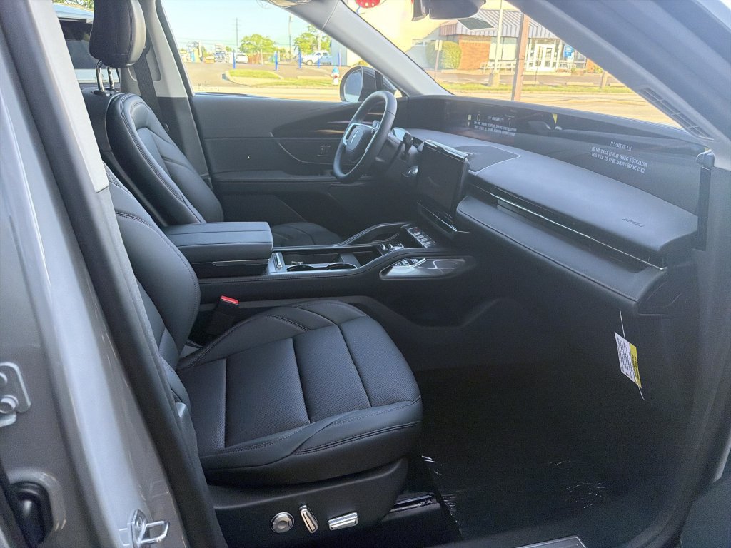 New 2026 Lincoln Nautilus Premier AWD/4WD image 8