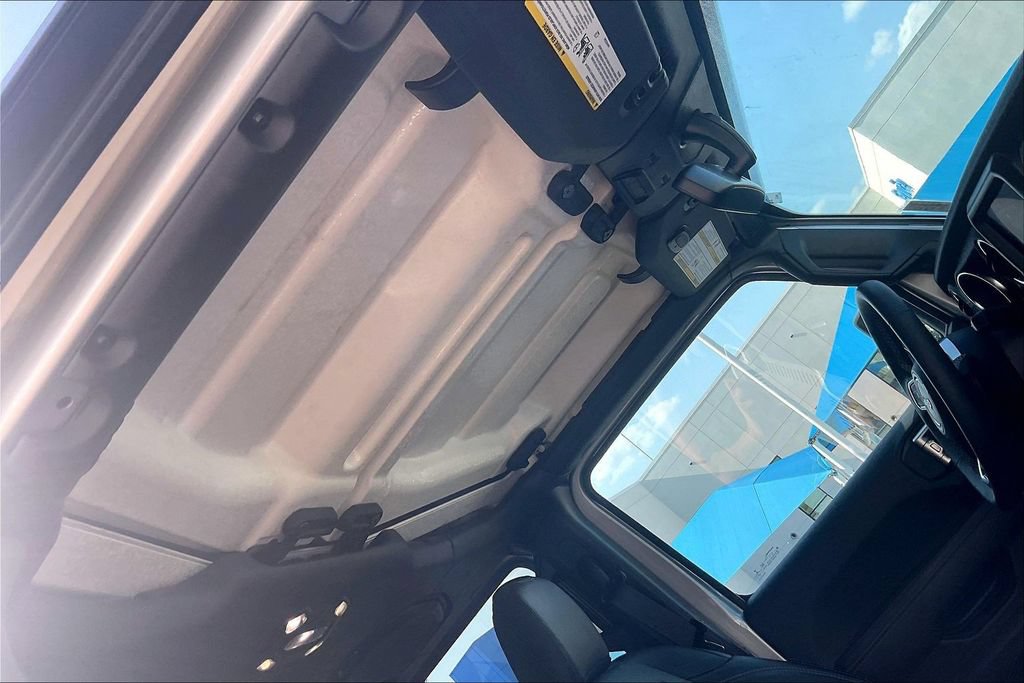 Used 2023 Jeep Wrangler Unlimited Sahara AWD/4WD image 22