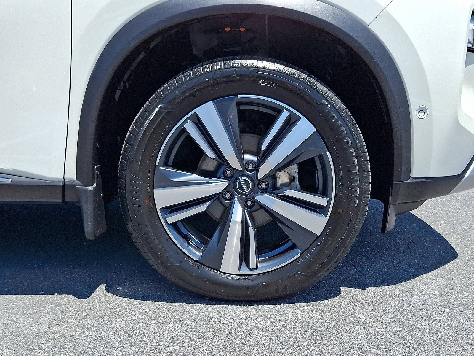 Certified 2023 Nissan Rogue Platinum w/ Platinum Premium Package AWD/4WD image 9